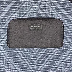 Dakine wallet